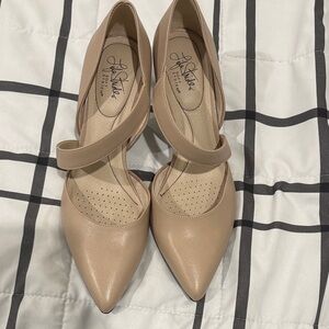 Life Stride Women's Beige Heels
